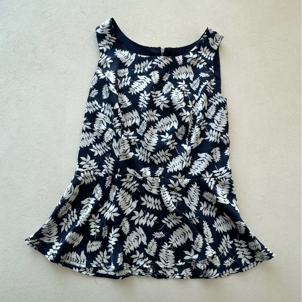 Kaya Di Koko Peplum Top in Navy and White